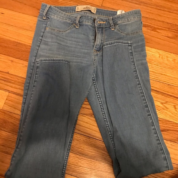 Hollister Skinny Jeans - Picture 1 of 3